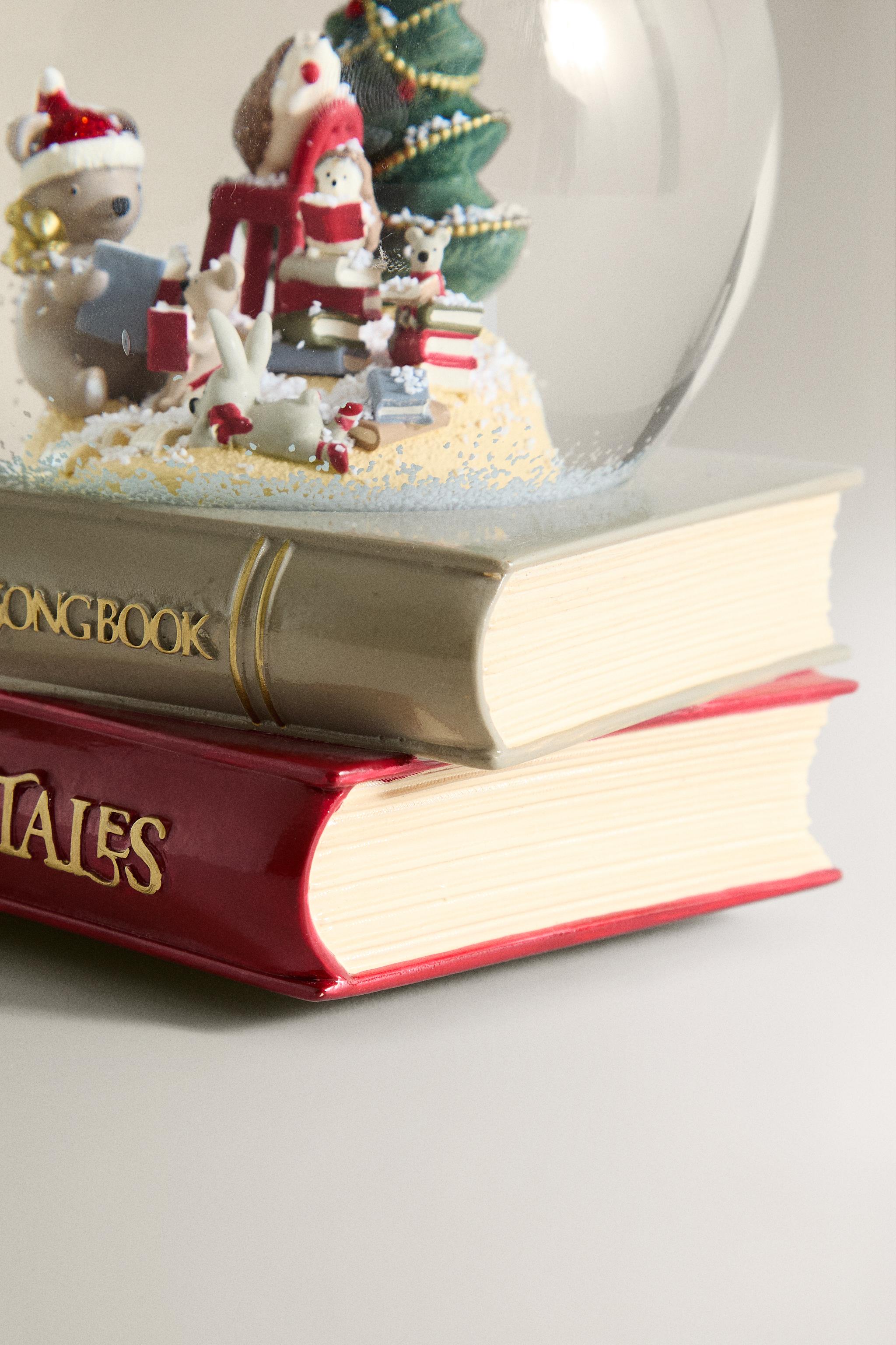 CHRISTMAS MUSICAL BOOK SNOW GLOBE